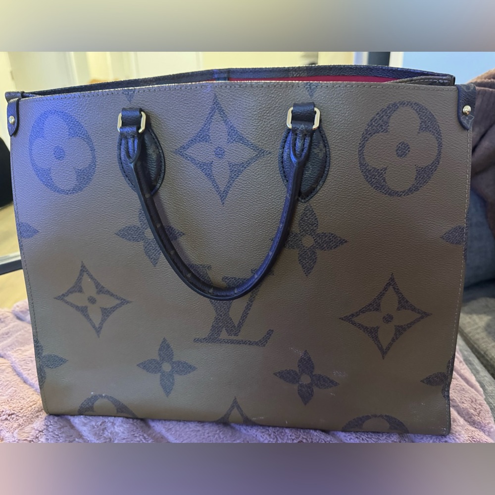 Louis Vuitton OnTheGo GM